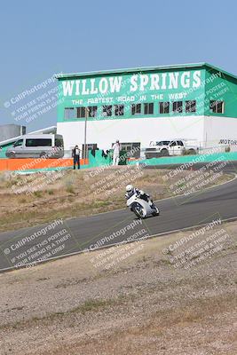 media/Apr-20-2025-AHRMA (Sun) [[393a79c373]]/Race/Group 11 early race/Turn 4b/